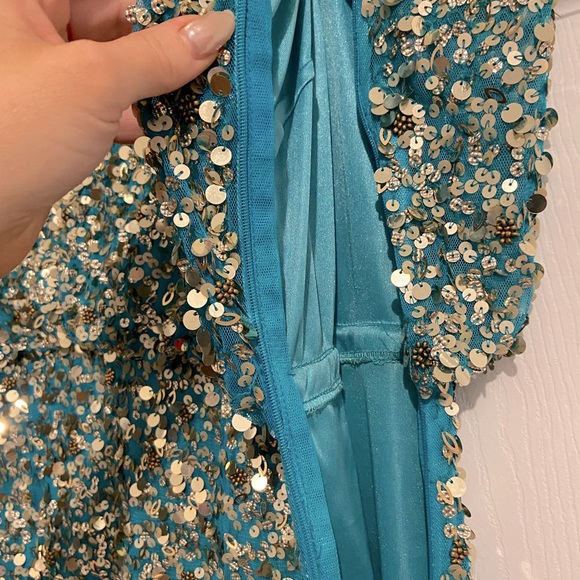 Teal and gold sequin dress with scoop neckline and cap draped shoulder. - Picture 4 of 5
